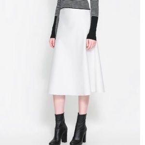 ZARA  A line skirt felt like fabric, 39’ length